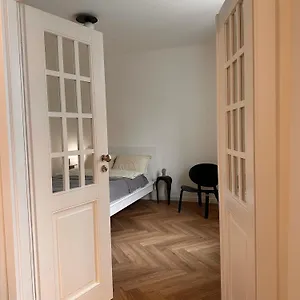 https://apartament-przy-lazienkach-krolewskich.warsawhotelspoland.com